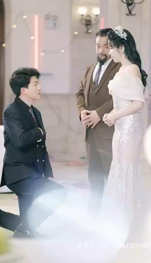 首富爸爸归来落魄千金直接起飞 第01集